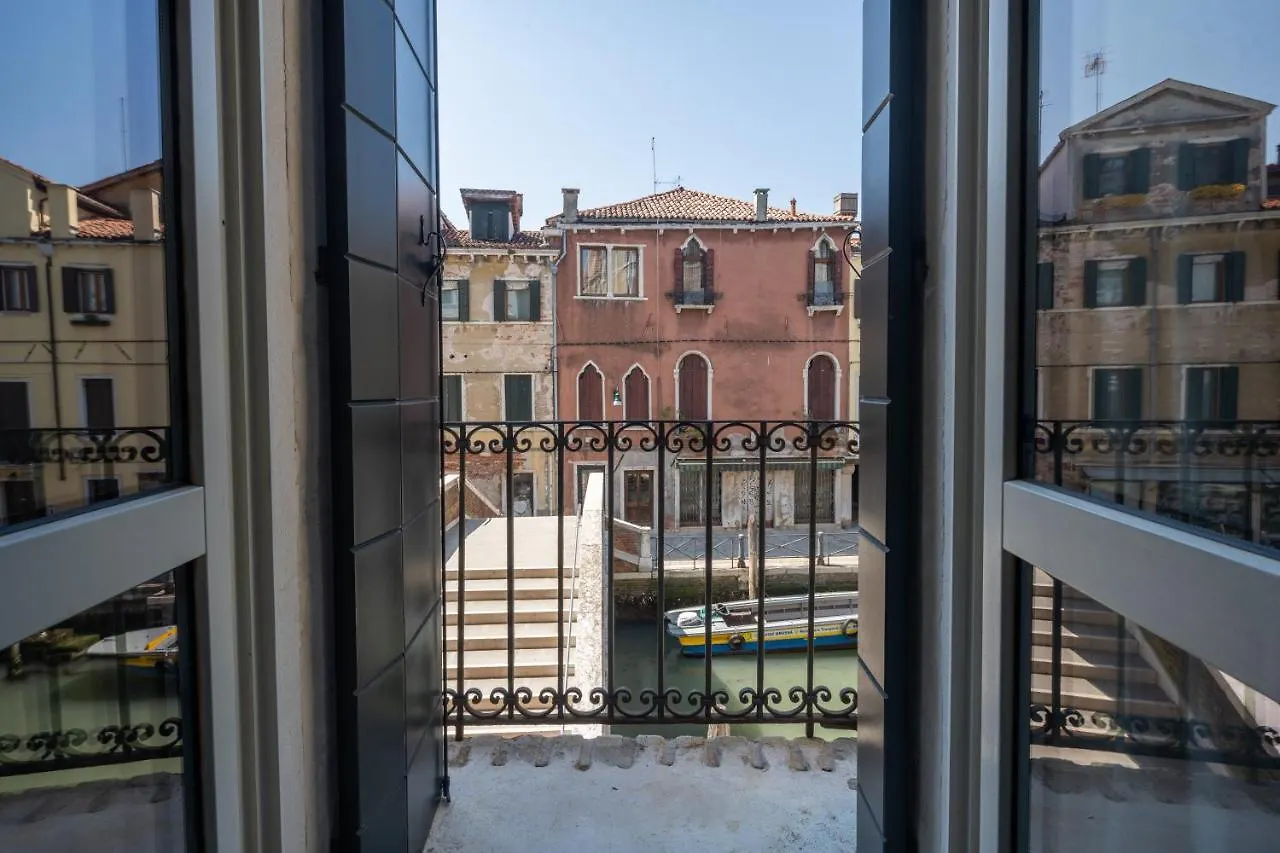 Lion Palace - San Marco R&R Venezia 0*,